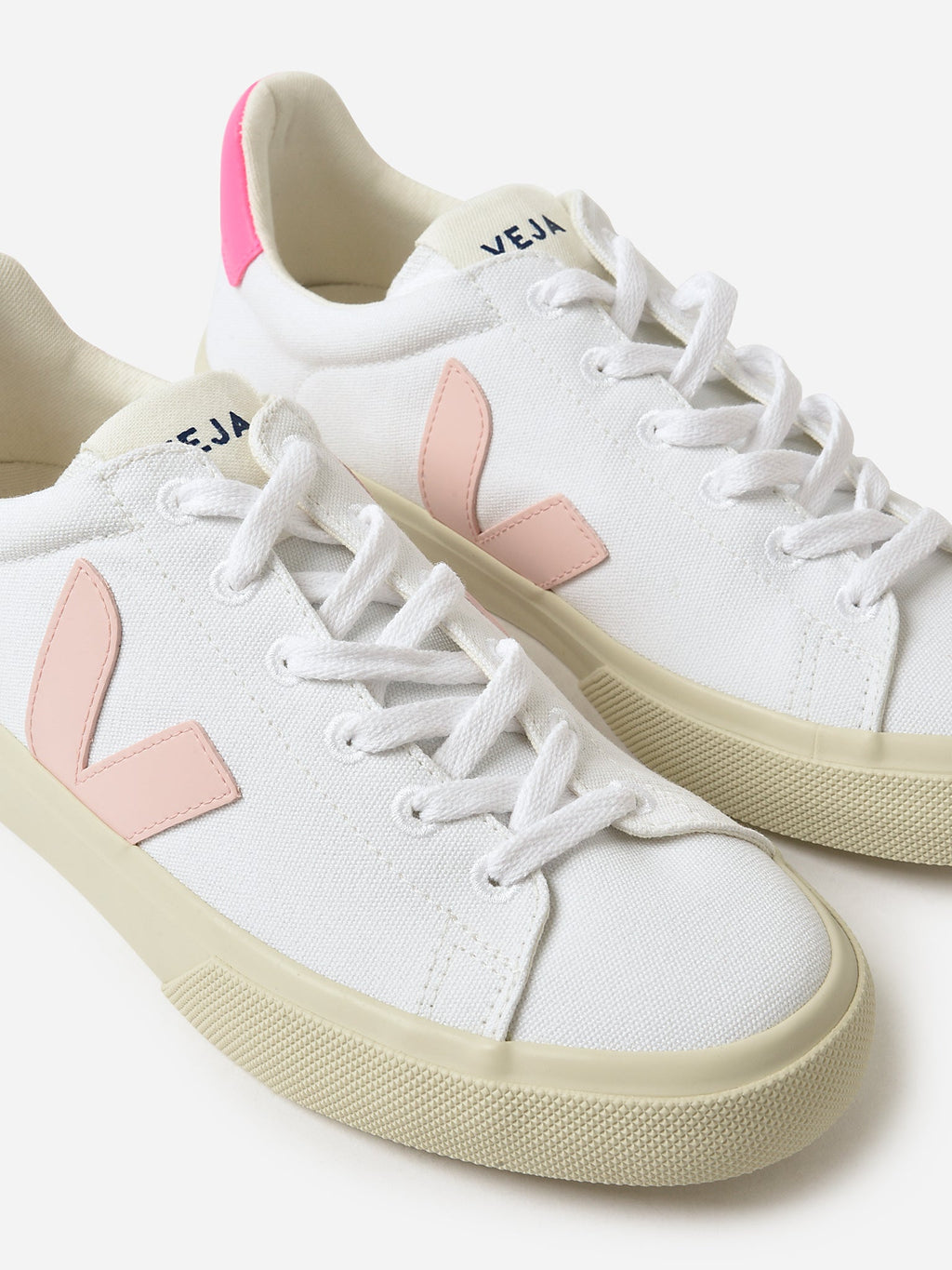 VEJA Women's Campo Canvas Sneaker