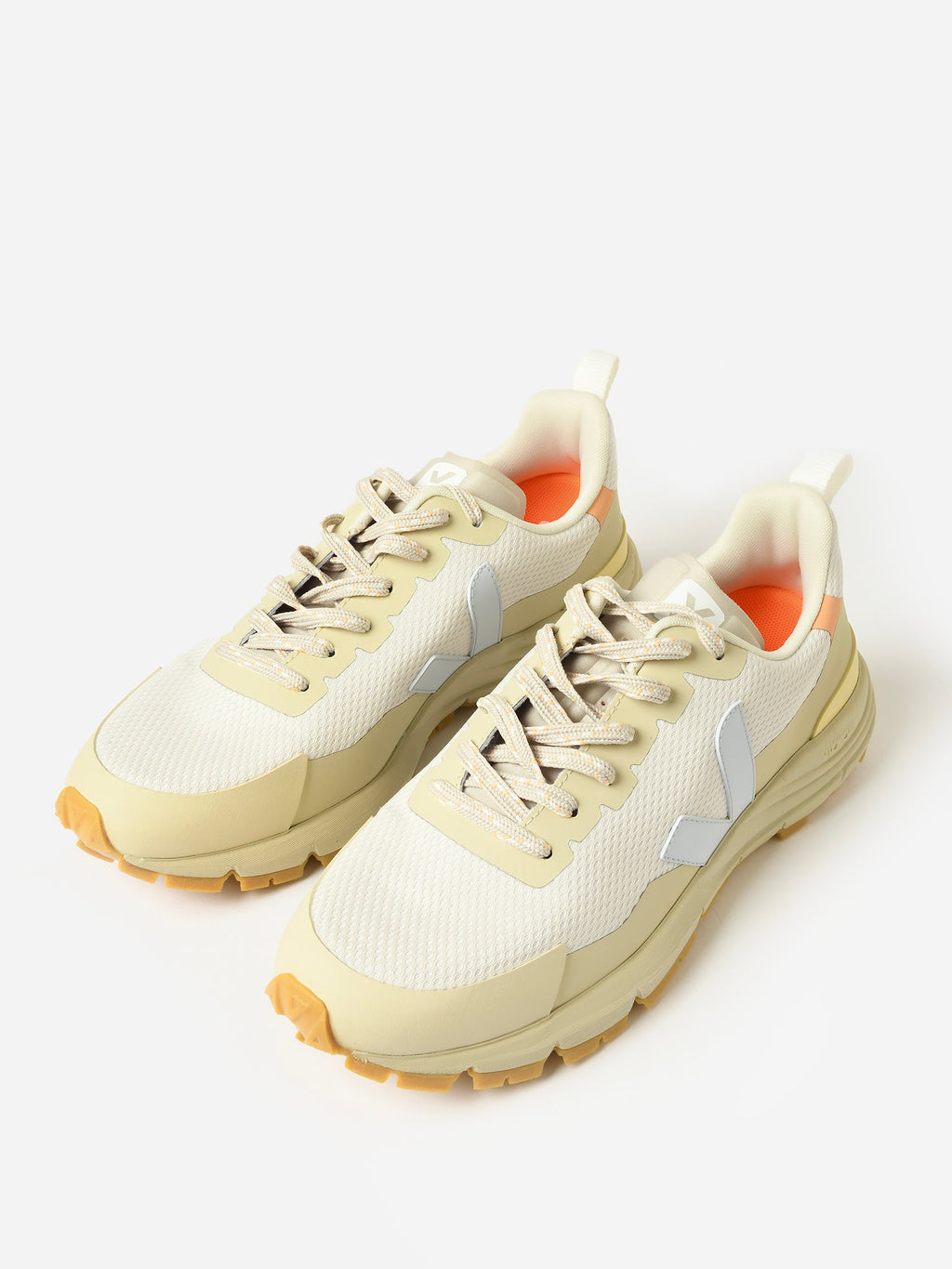 VEJA Women's Dekkan Alveomesh Sneaker