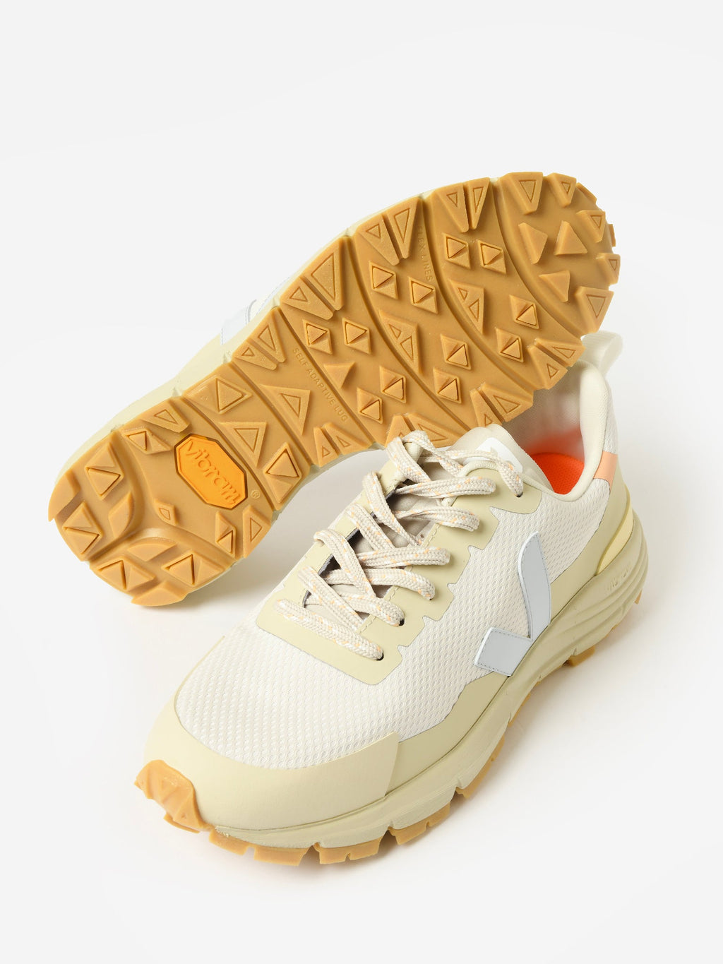 VEJA Women's Dekkan Alveomesh Sneaker