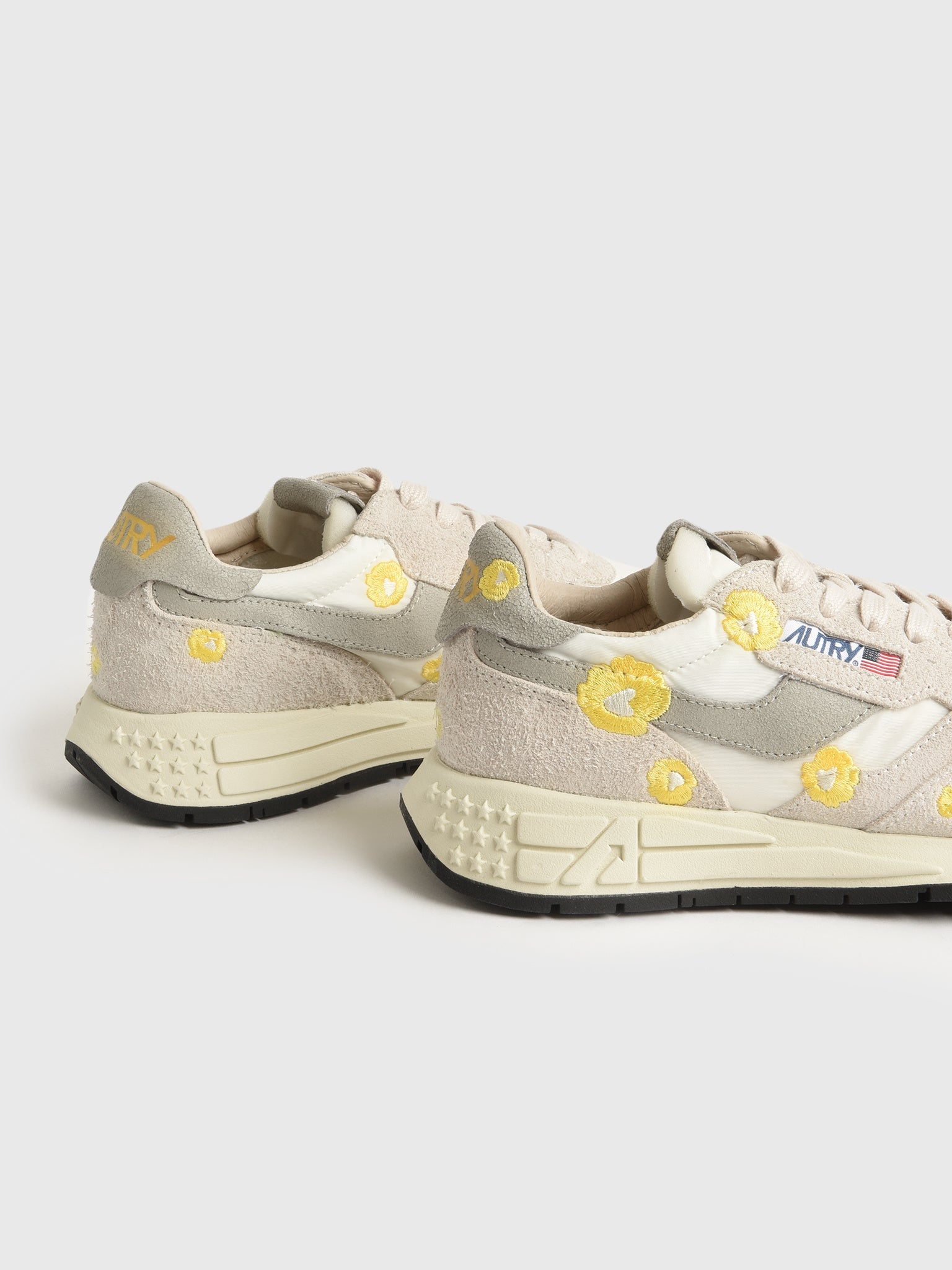 Autry Women's Reelwind Low Sneaker