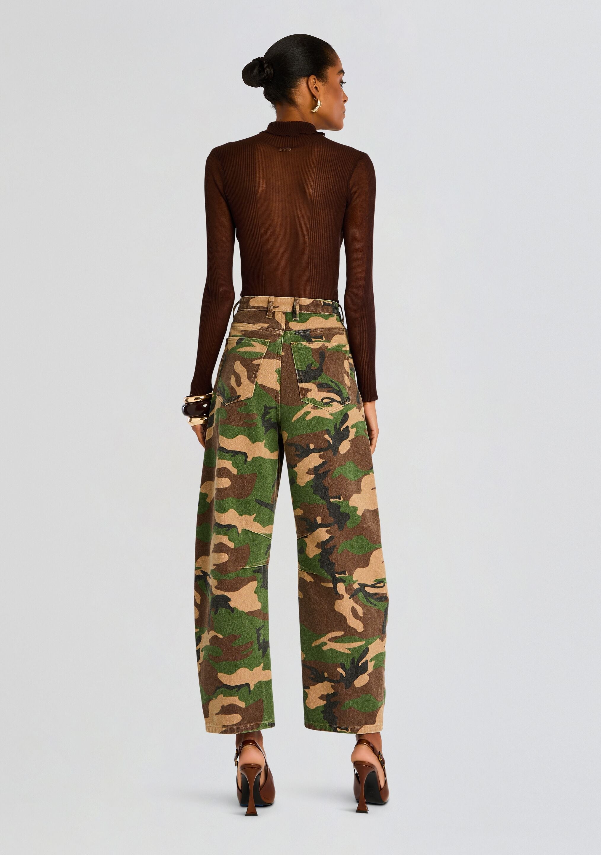 Marbel Mid Rise Barrel Jean