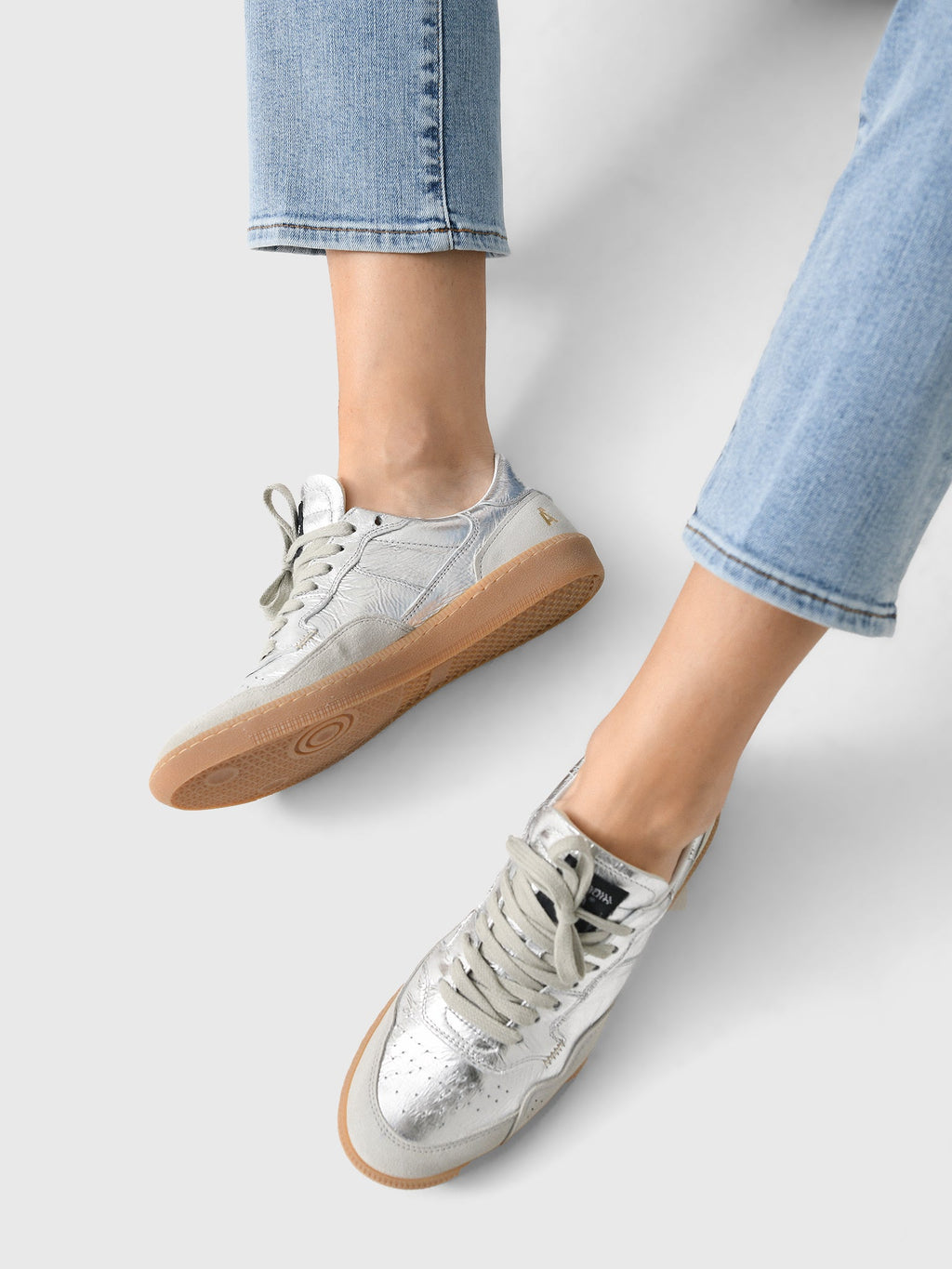 HidnAnder Women's Mega T Sneaker