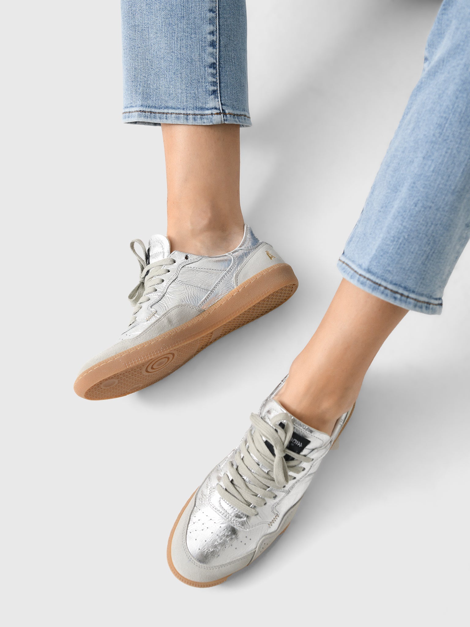 HidnAnder Women's Mega T Sneaker