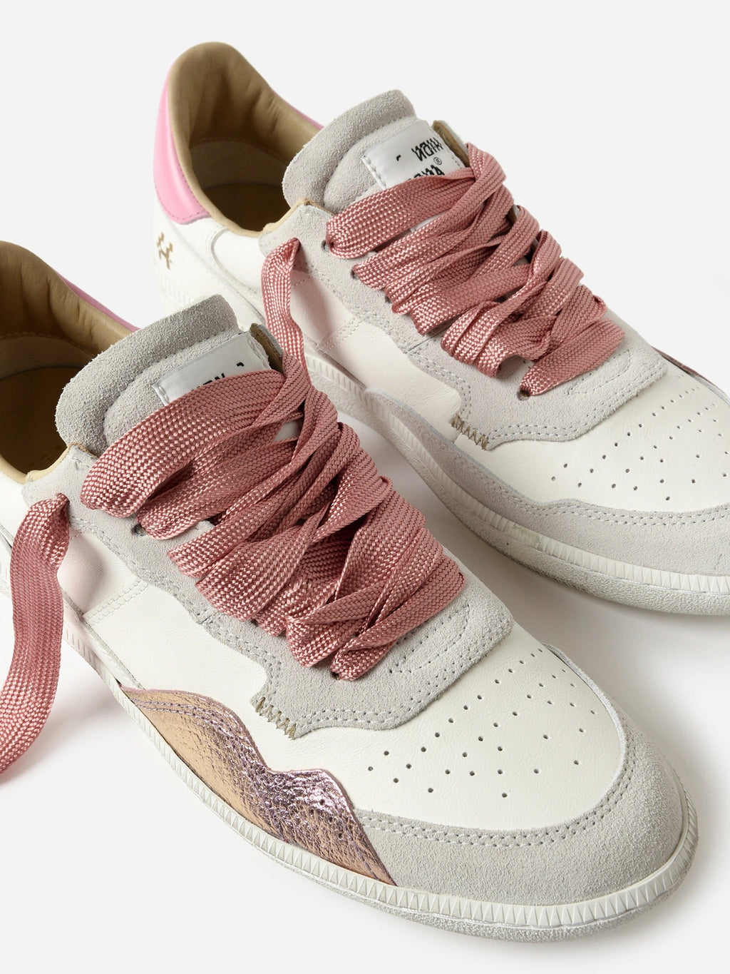 HidnAnder Women's Mega T Sneaker