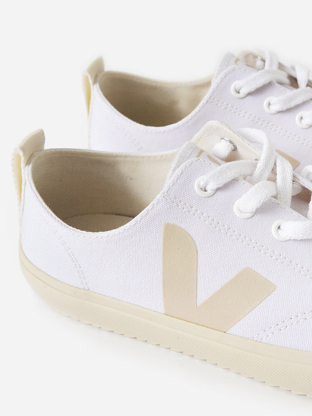 VEJA Women's Nova Canvas Sneaker
