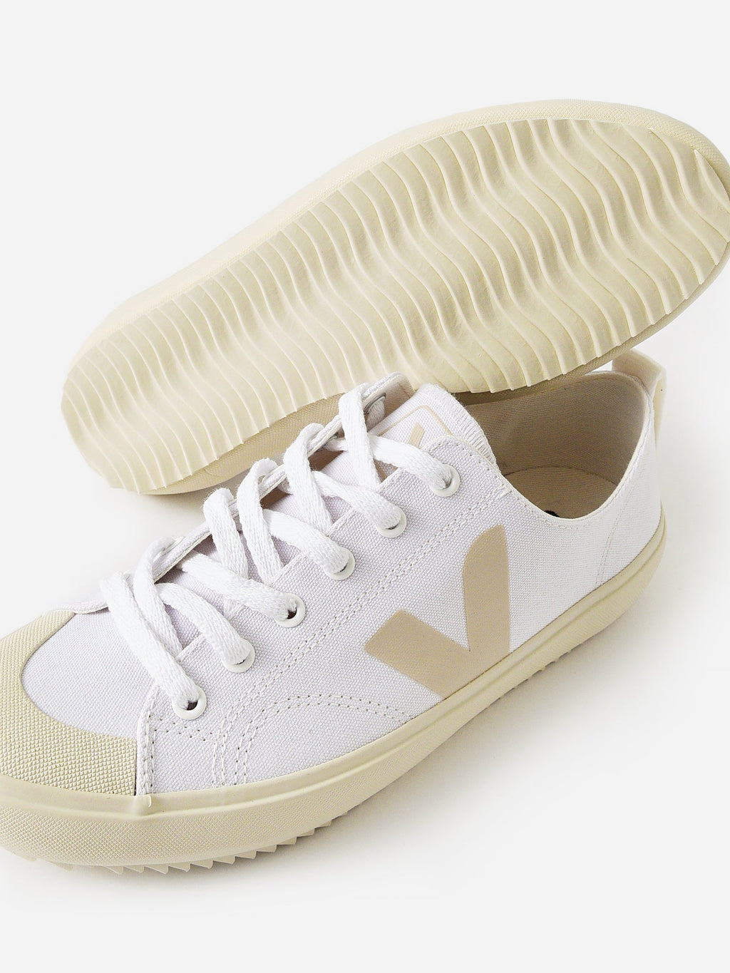 VEJA Women's Nova Canvas Sneaker