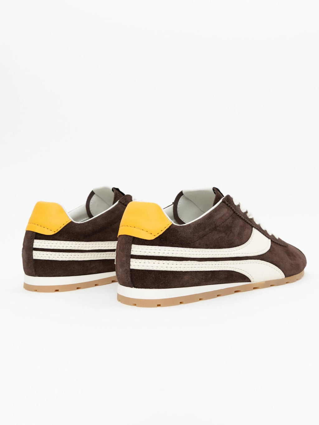 Oncept Women's Essex Sneaker