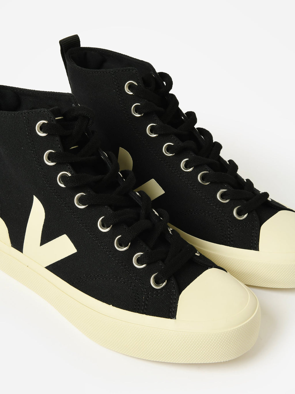 VEJA Women's Wata II Canvas Sneaker