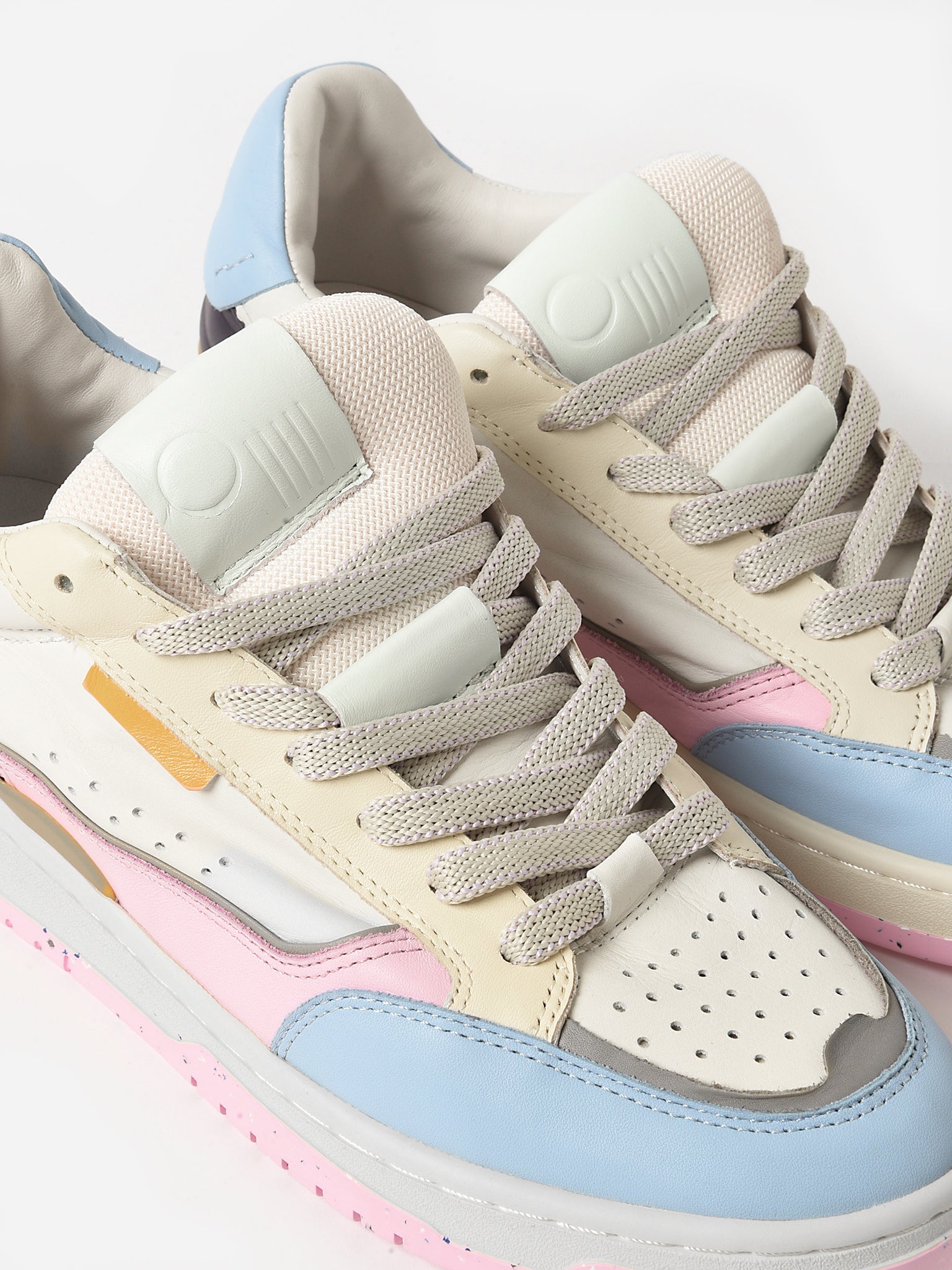 Oncept Women's Paris Sneaker