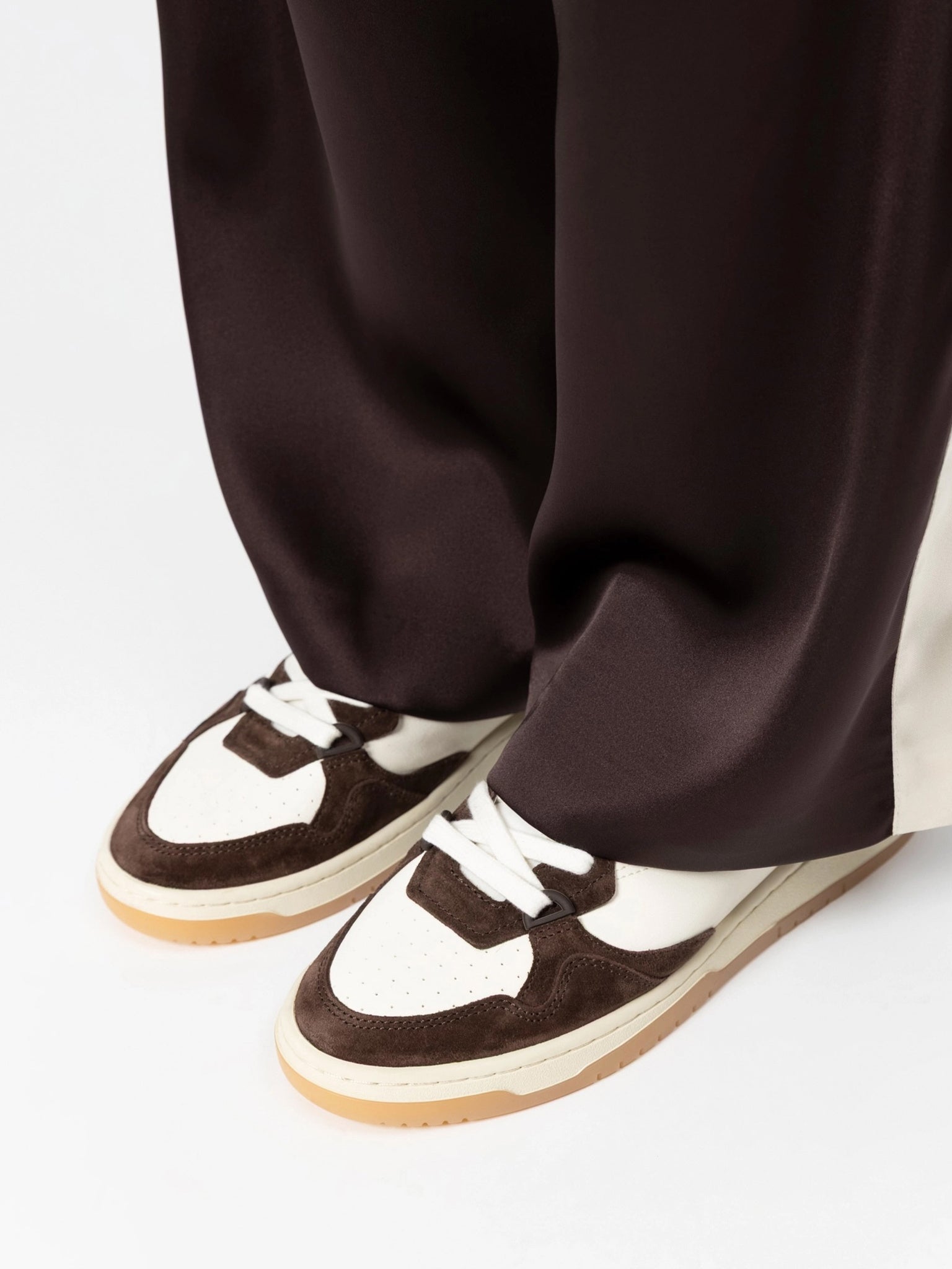 Oncept Women's Phoenix Sneaker