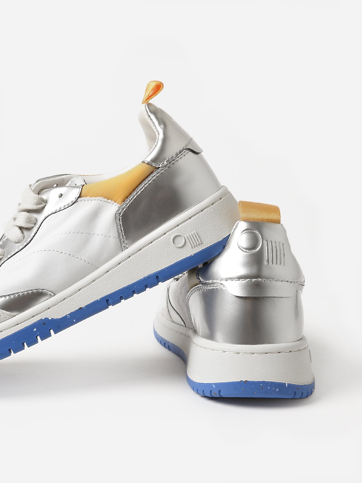 Oncept Women's Phoenix Sneaker