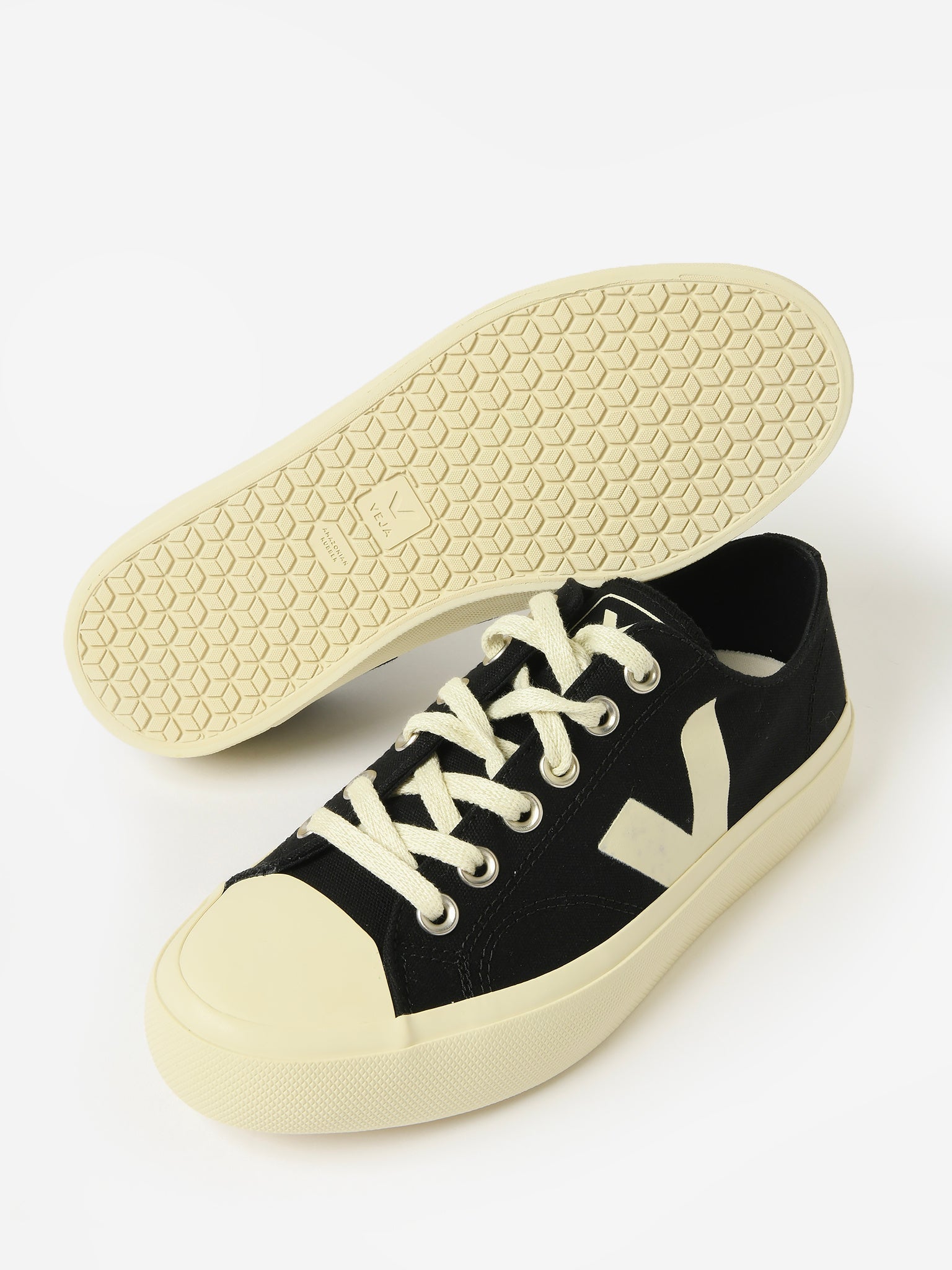 VEJA Women's Wata II Low Canvas Sneaker