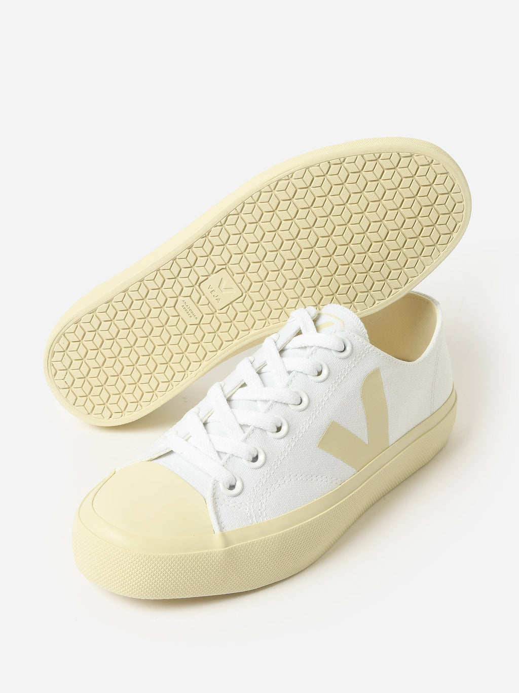 VEJA Women's Wata II Low Canvas Sneaker