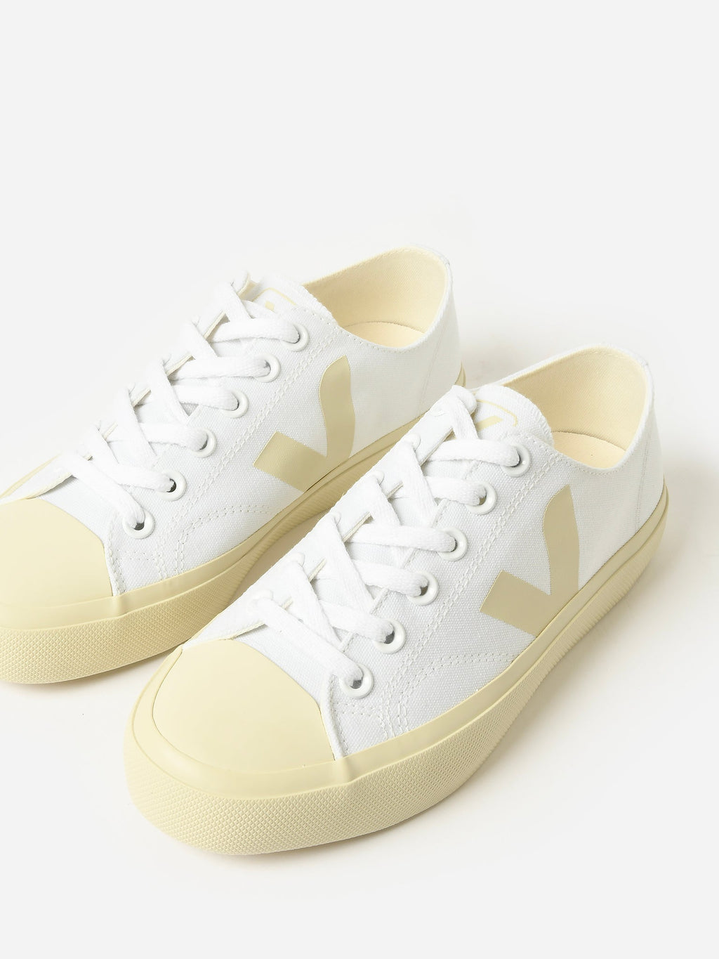 VEJA Women's Wata II Low Canvas Sneaker