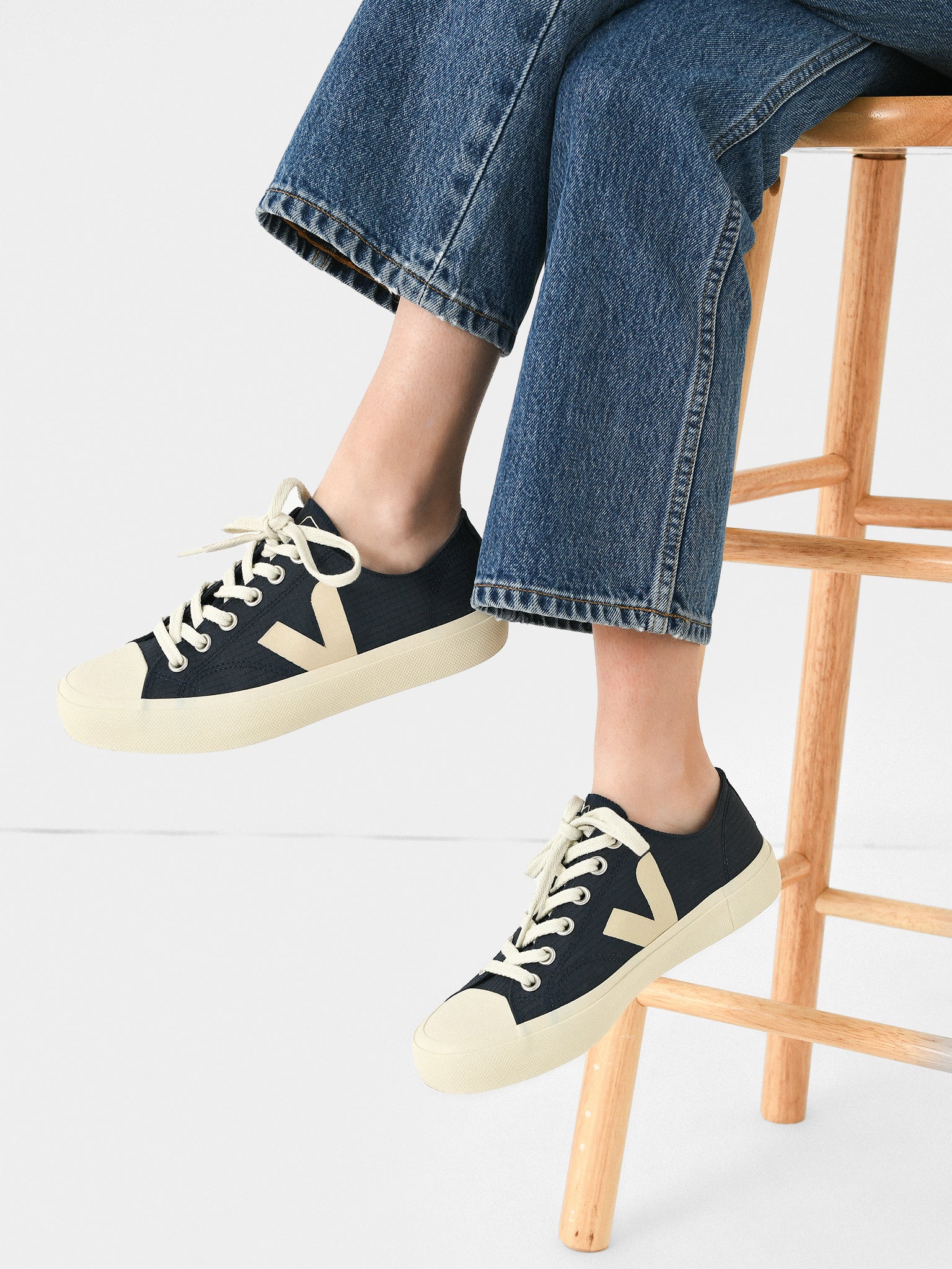 VEJA Women's Wata II Low Ripstop Sneaker