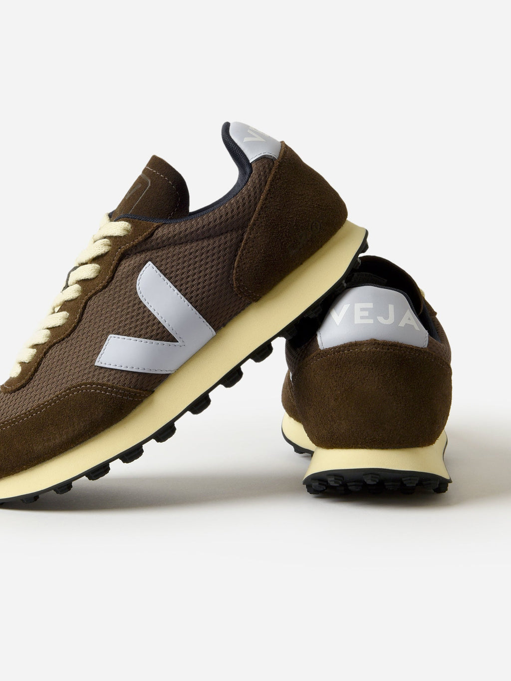 VEJA Women's Rio Branco Alveomesh Sneaker