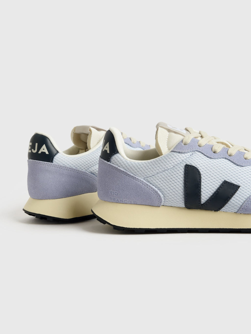 VEJA Women's Rio Branco II Alveomesh Sneaker