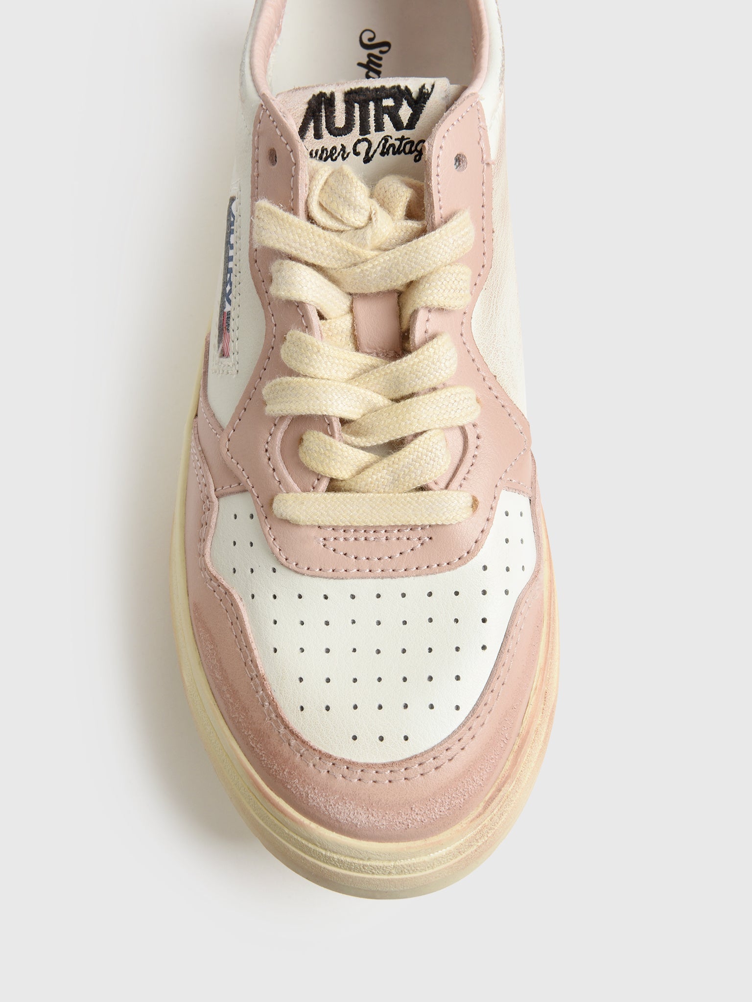 Autry Women's Medalist Low Super Vintage Sneaker