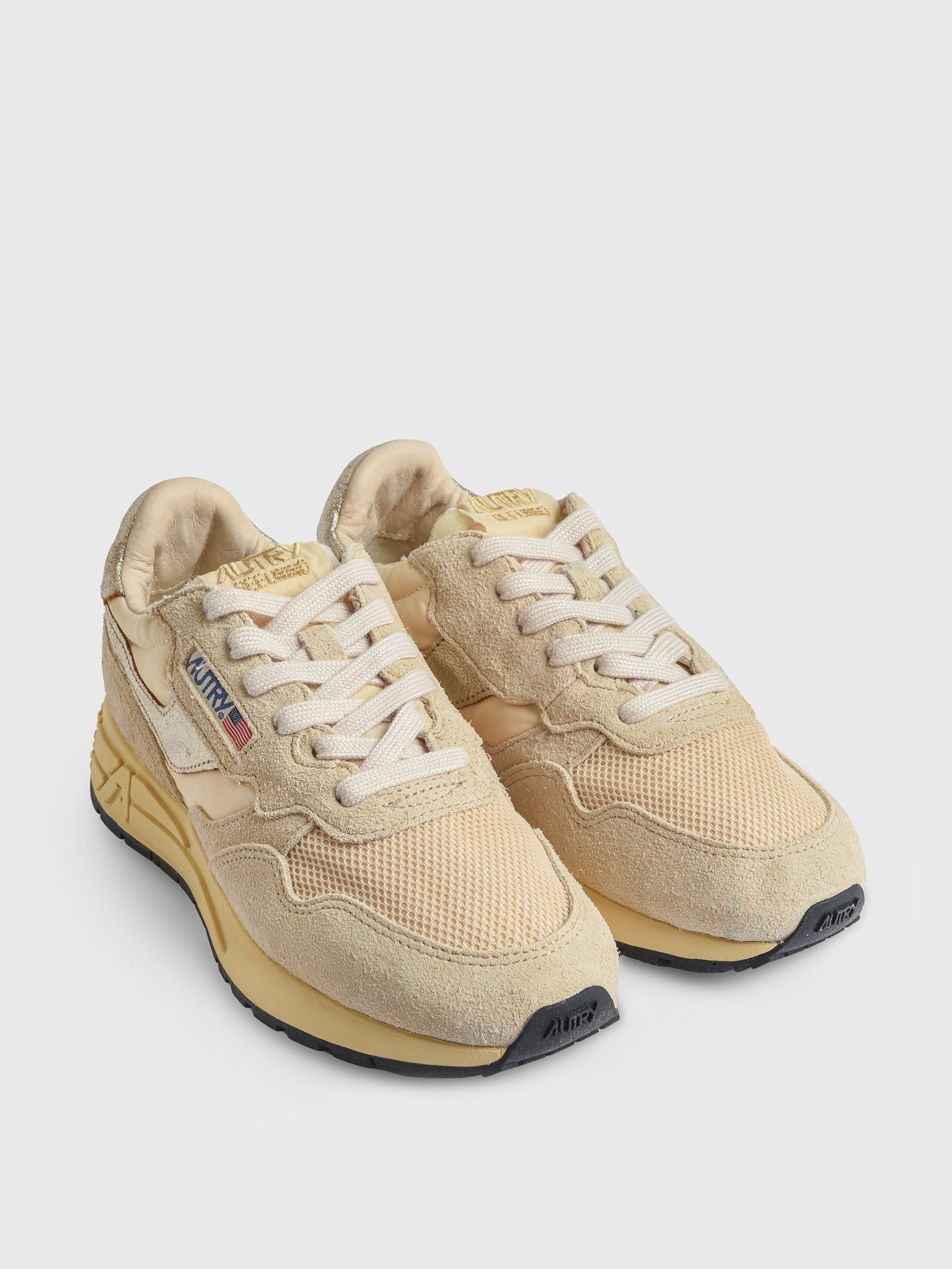 Autry Women's Reelwind Low Sneaker