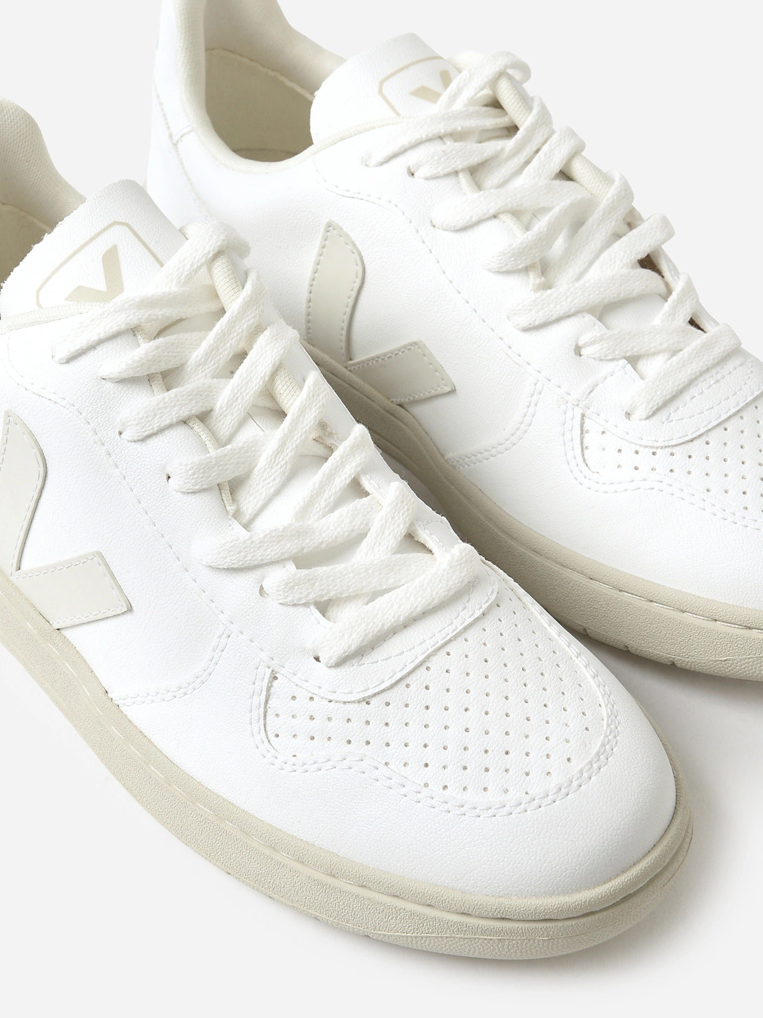 VEJA Women's V-10 CWL Sneaker