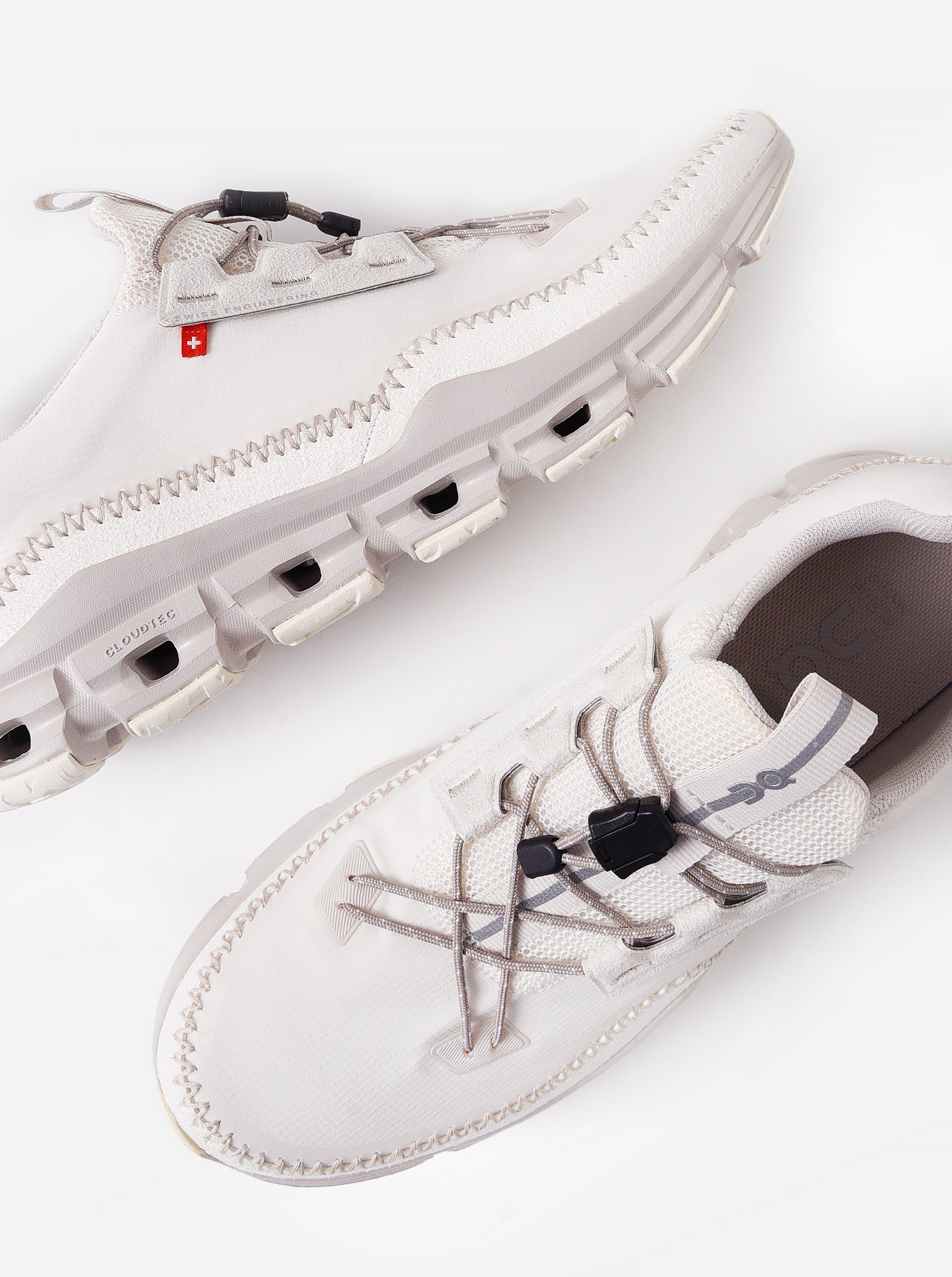 ON Women's Cloudaway Sneaker