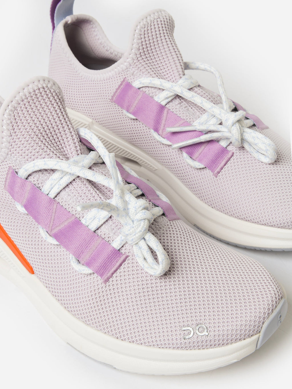 ON Women's Cloudeasy Sneaker