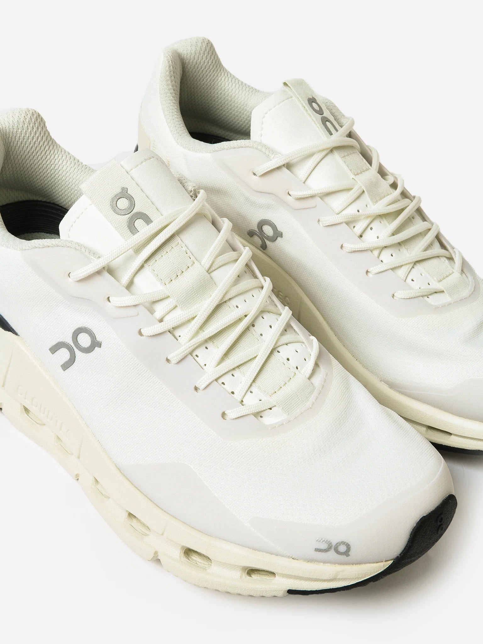 ON Women's Cloudnova Form Sneaker