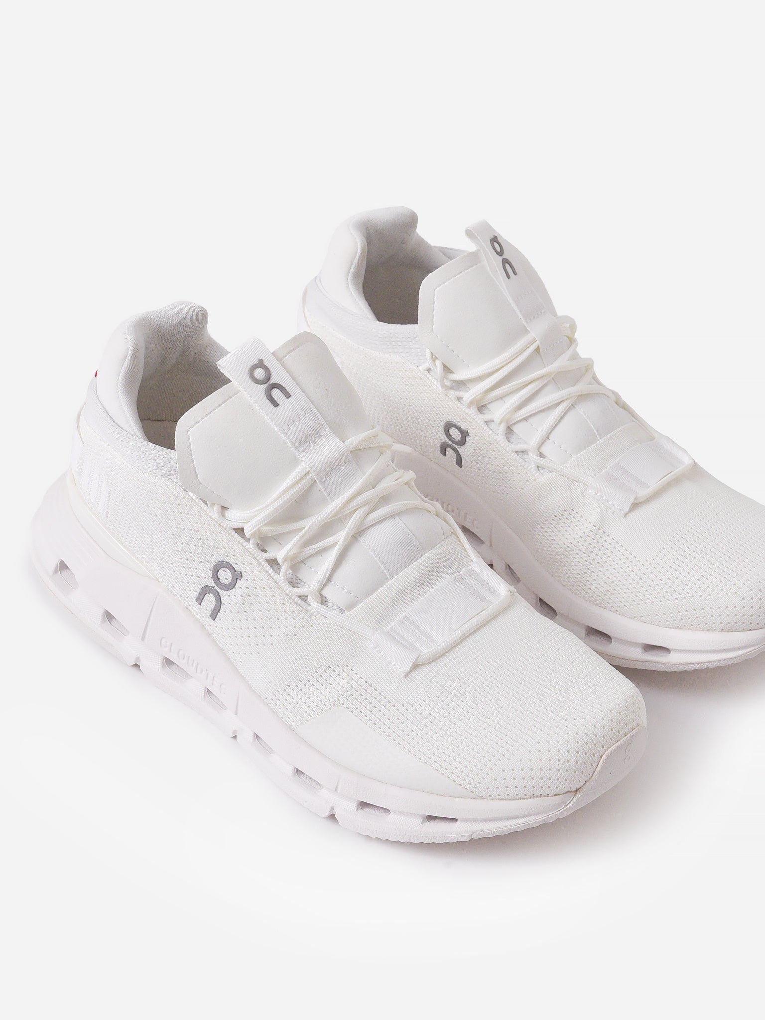 ON Women's Cloudnova Sneaker