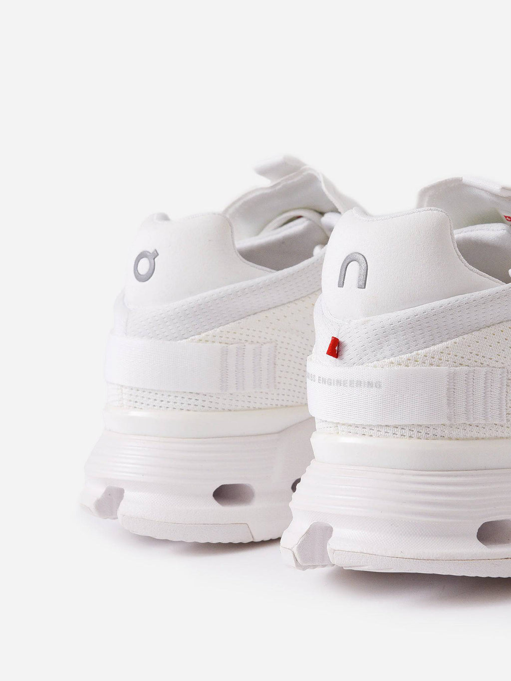 ON Women's Cloudnova Sneaker