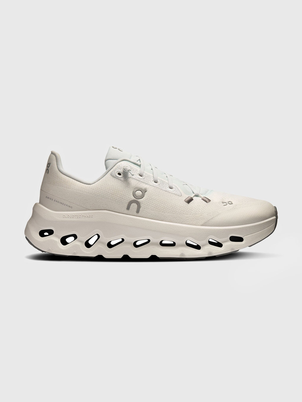 ON Women's Cloudtilt Sneaker
