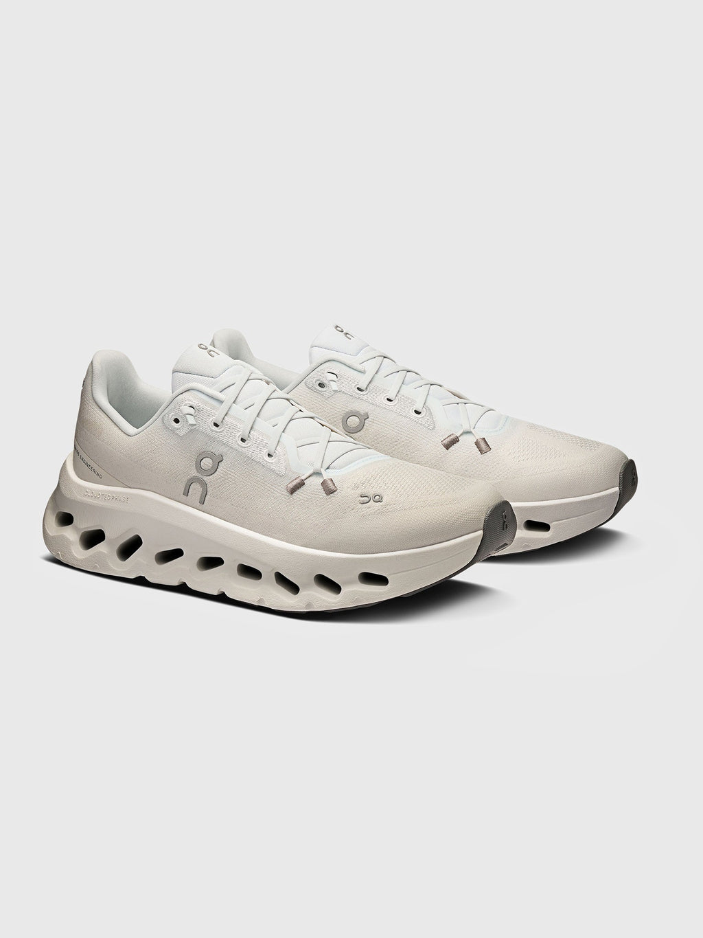 ON Women's Cloudtilt Sneaker