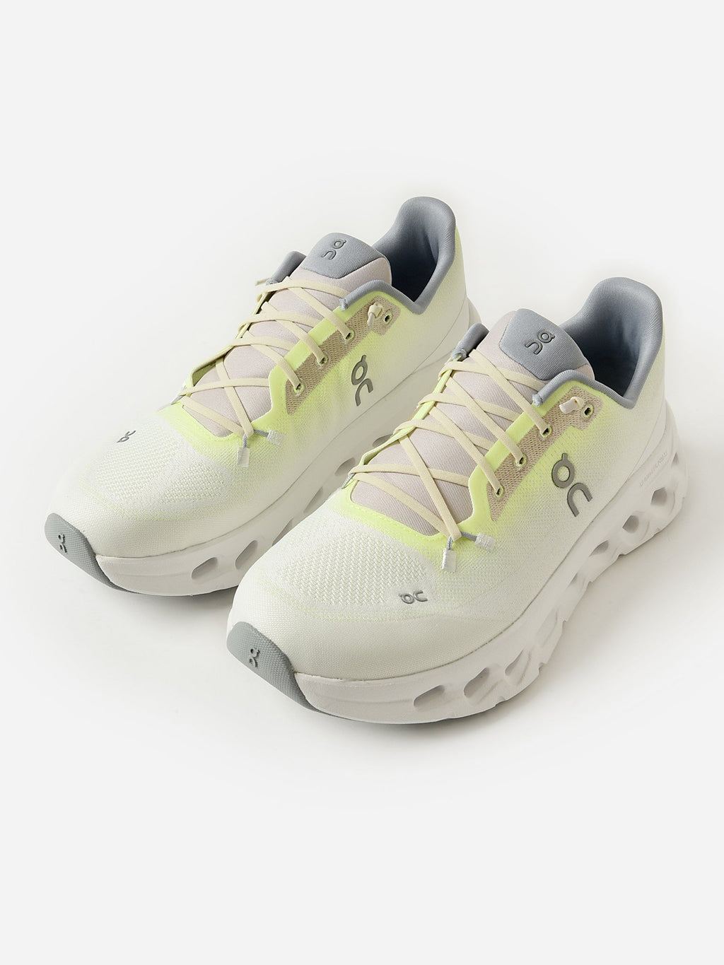 ON Women's Cloudtilt Sneaker