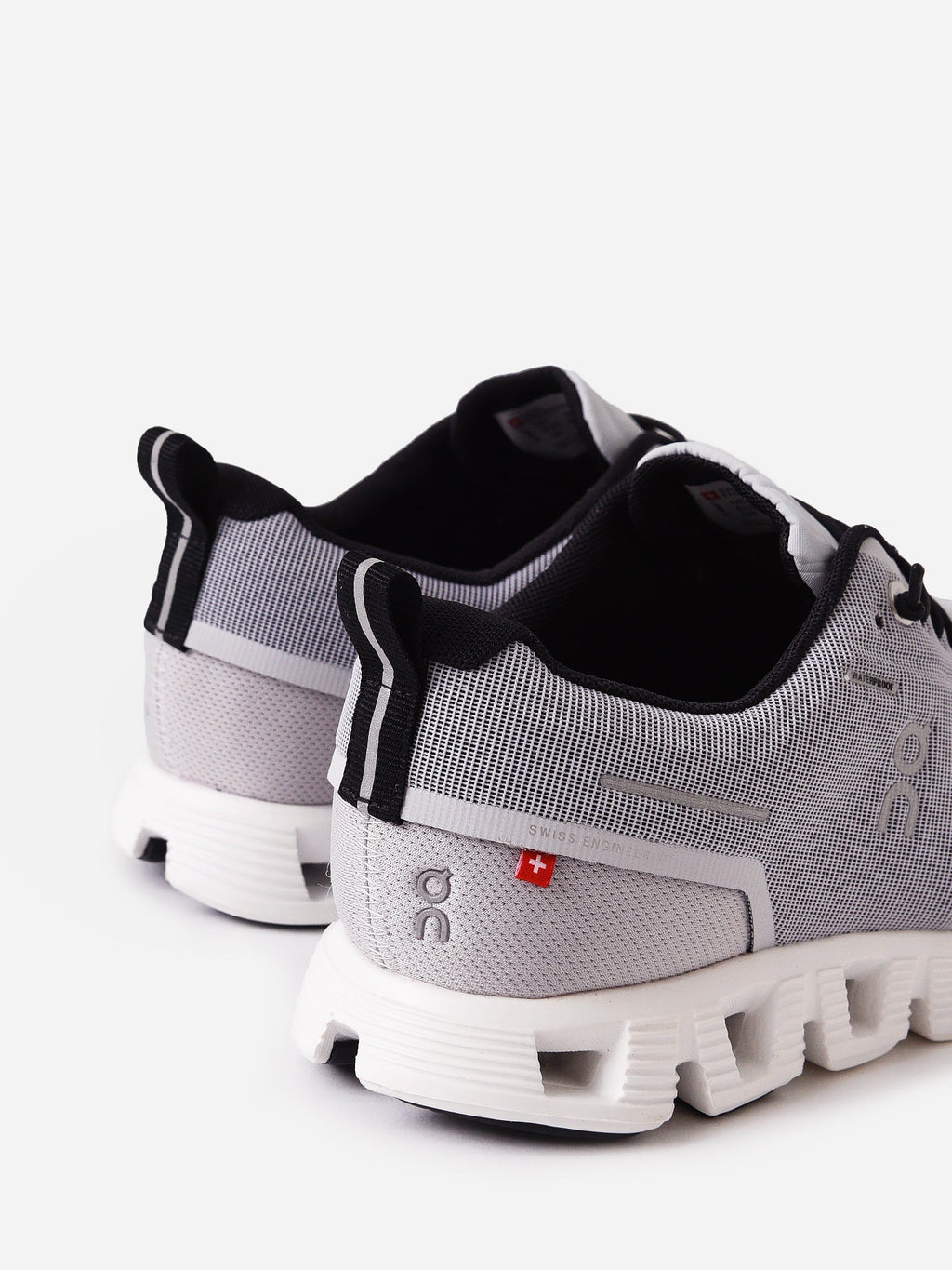 ON Women's Cloud 5 Waterproof Sneaker