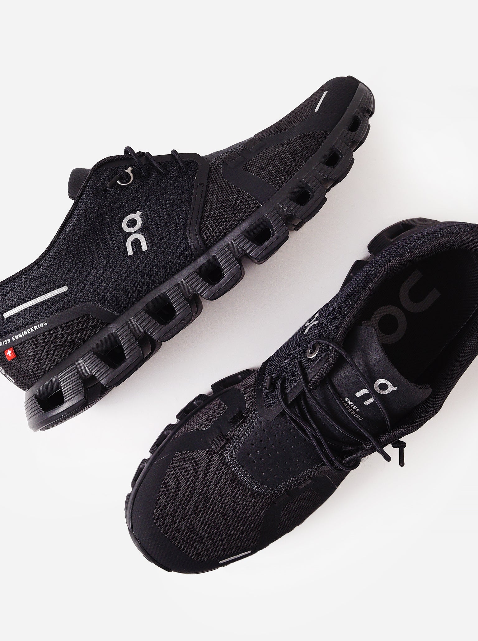 ON Women's Cloud 5 Sneaker