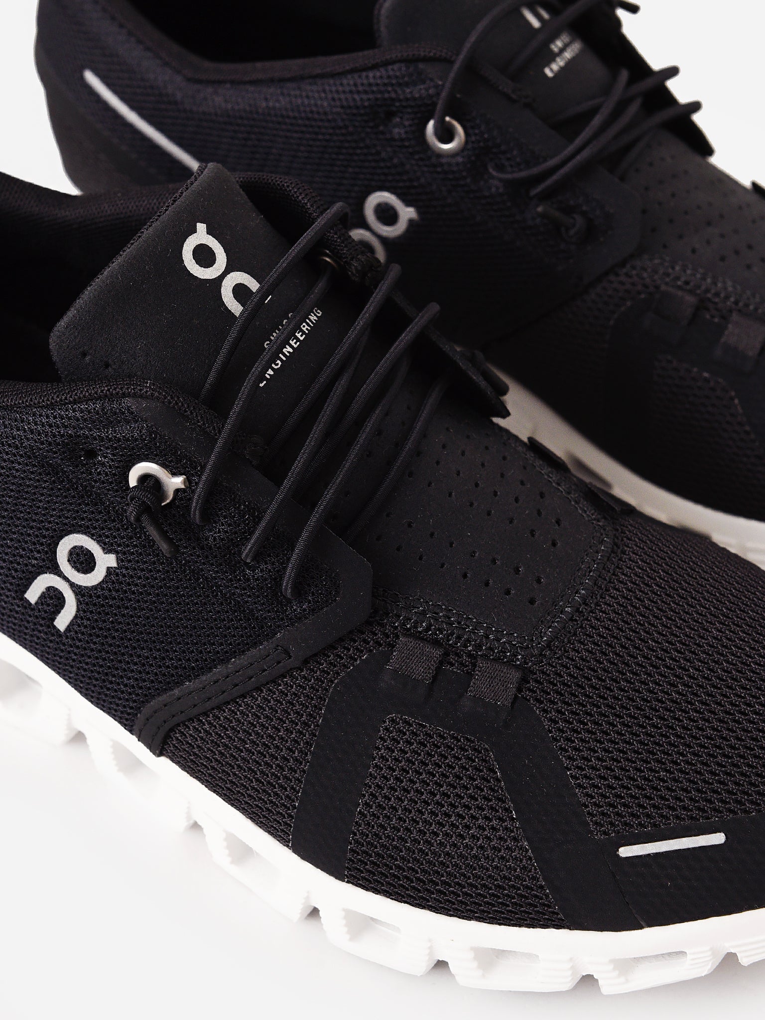 ON Women's Cloud 5 Sneaker