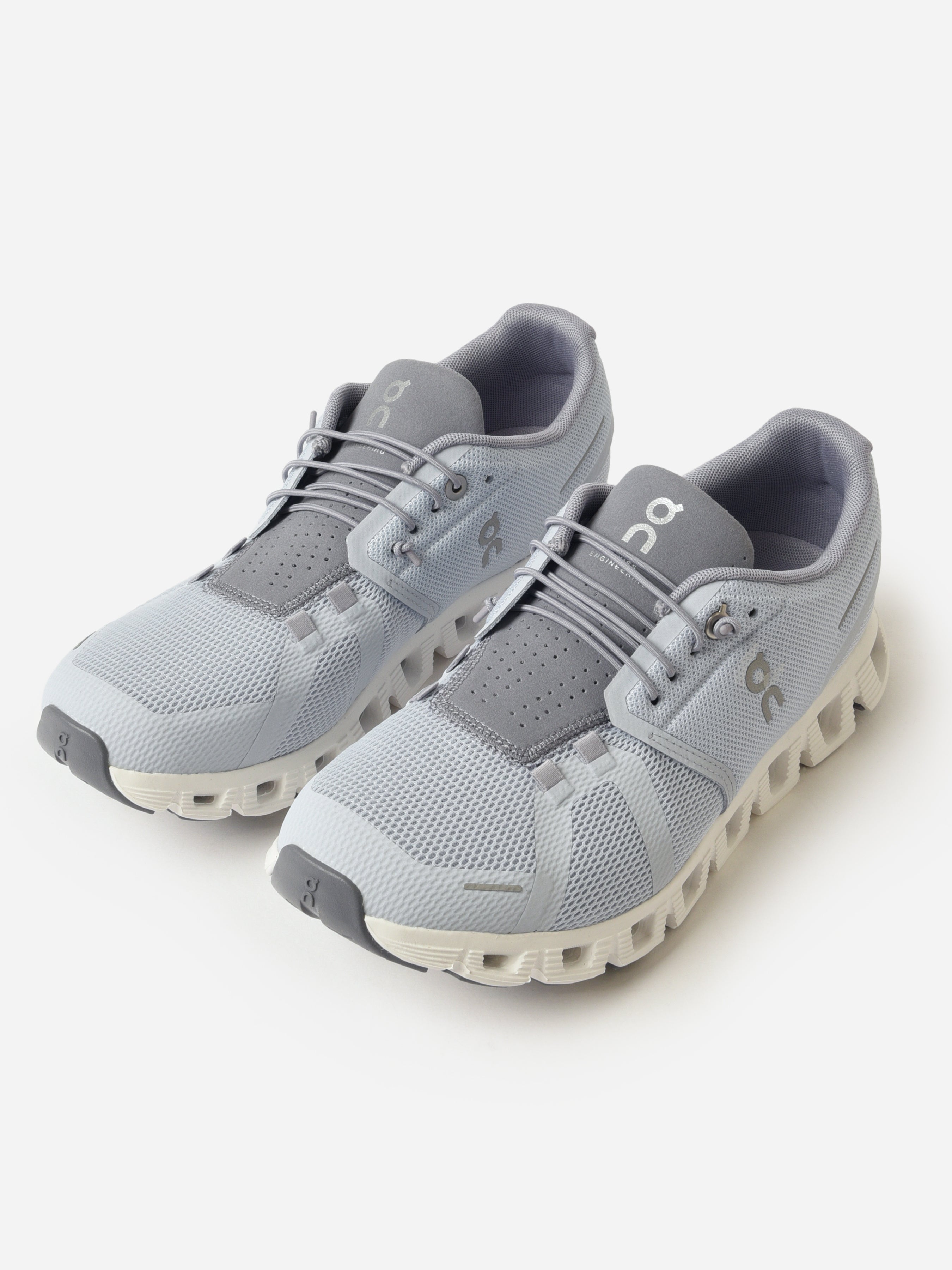 ON Women's Cloud 5 Sneaker