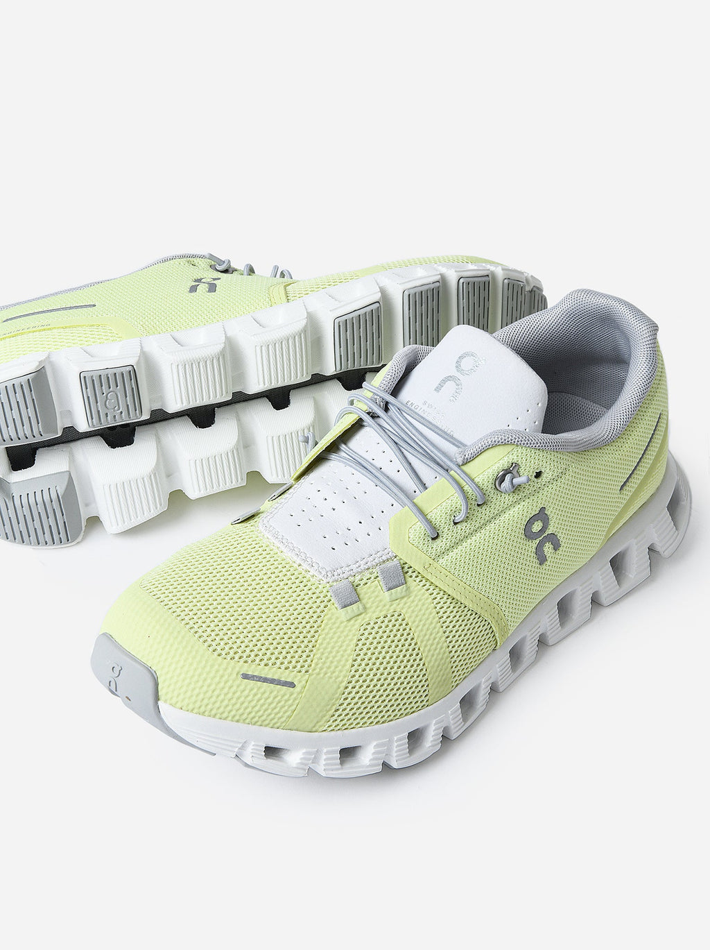 ON Women's Cloud 5 Sneaker