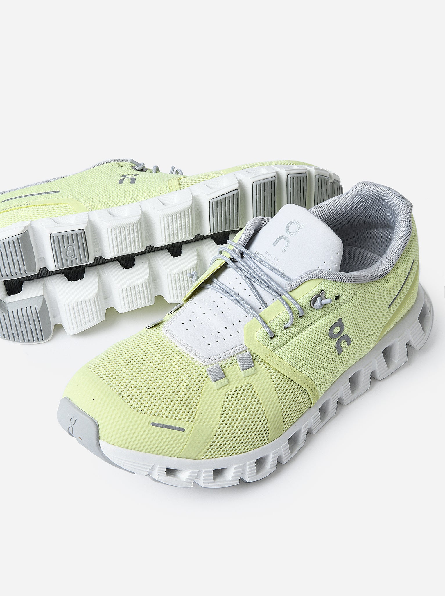 ON Women's Cloud 5 Sneaker