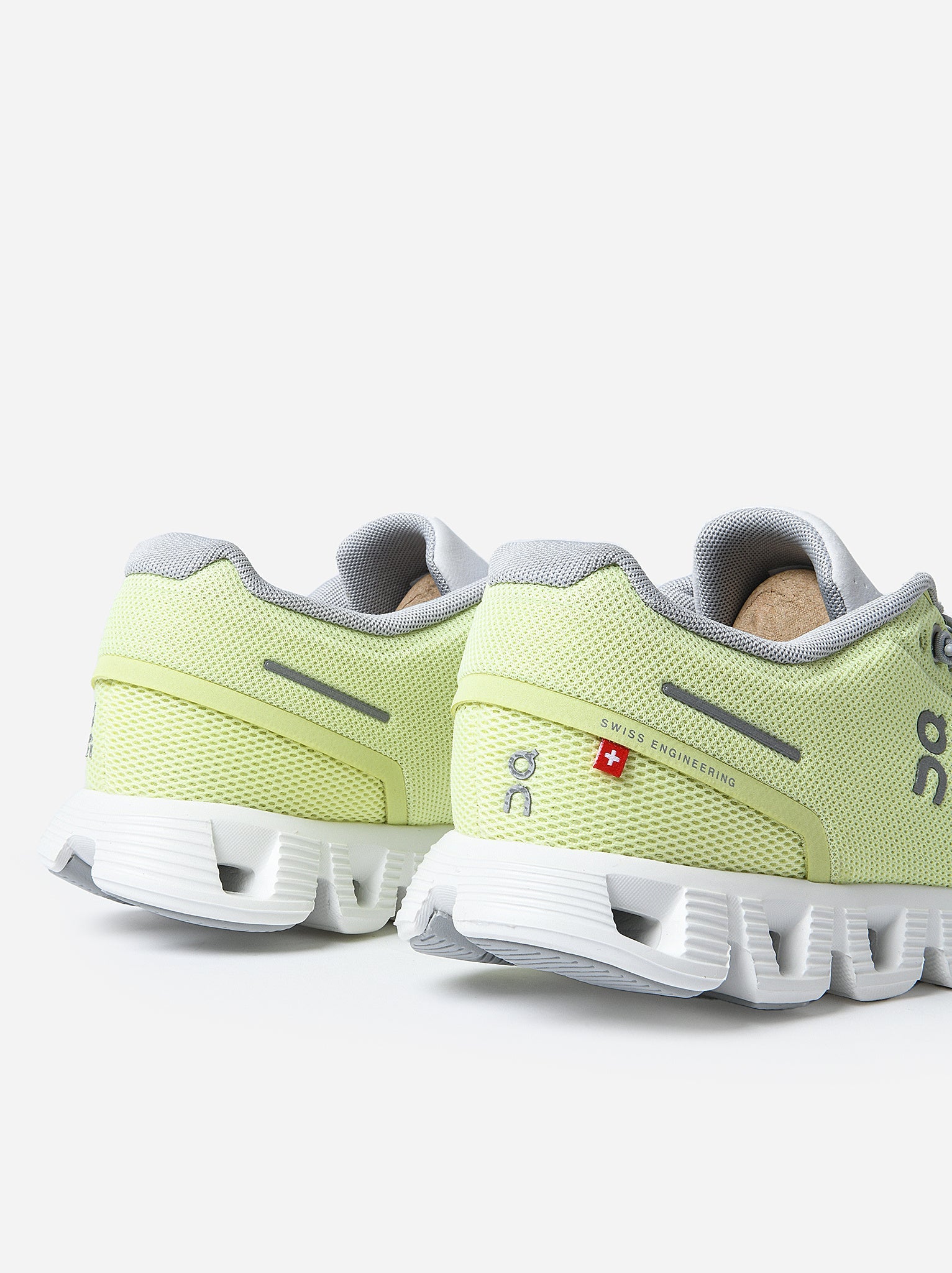 ON Women's Cloud 5 Sneaker