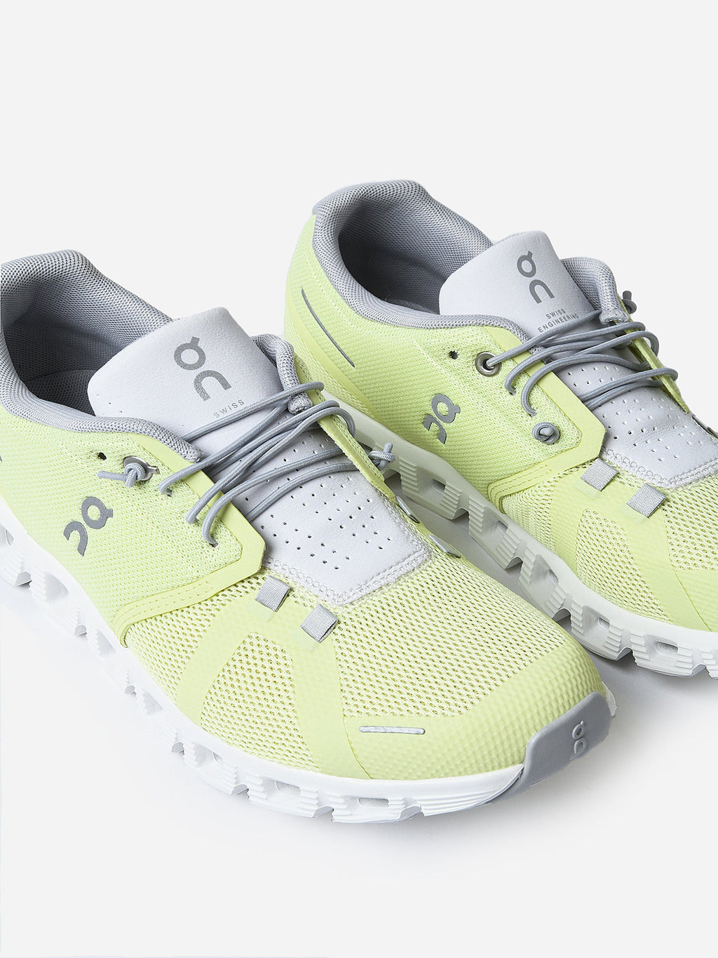 ON Women's Cloud 5 Sneaker