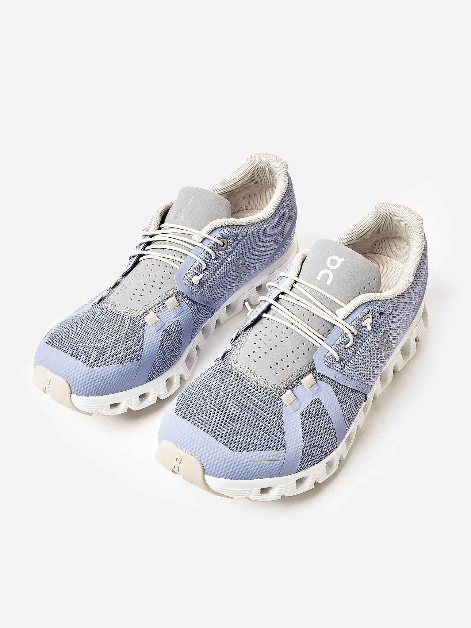 ON Women's Cloud 5 Sneaker