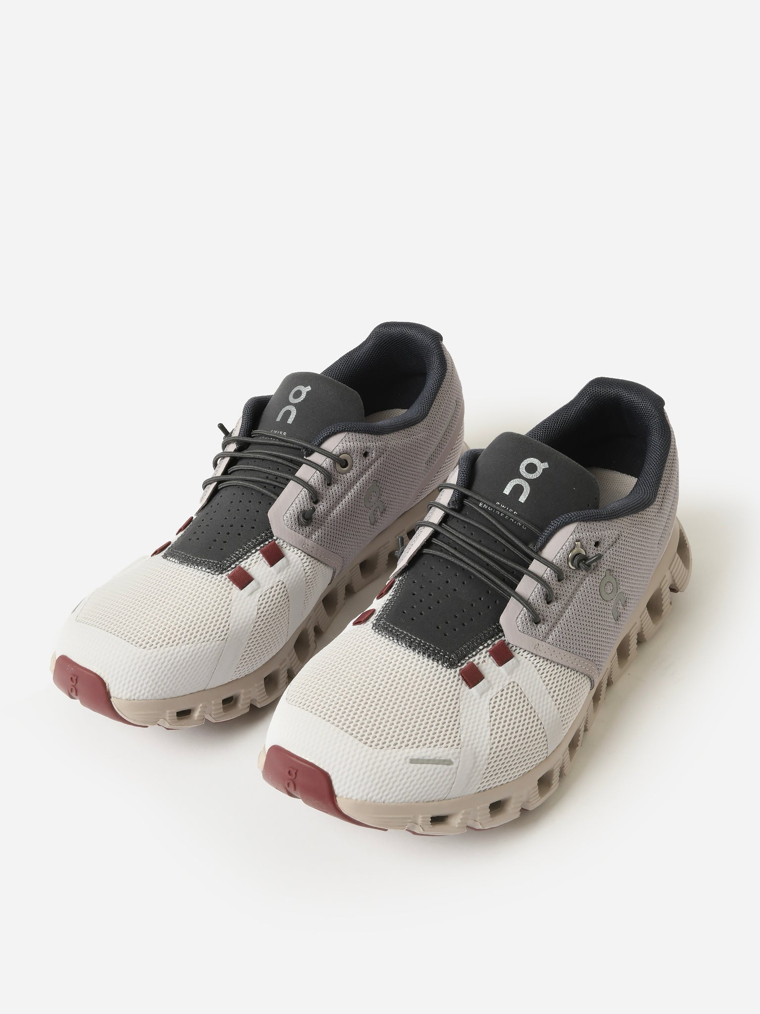 ON Women's Cloud 5 Sneaker