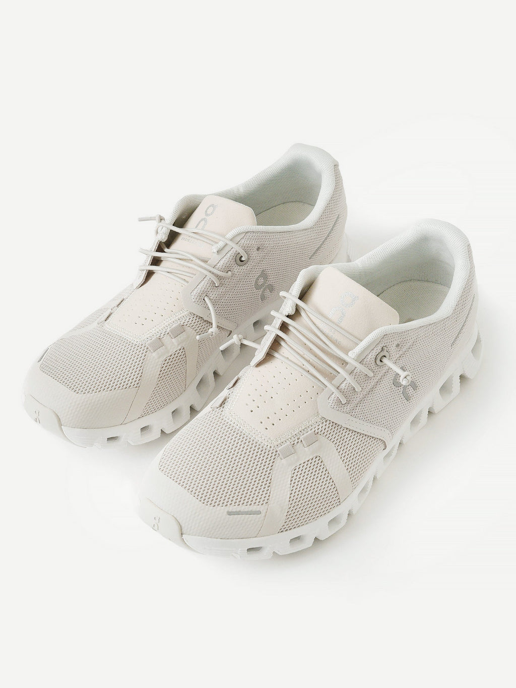 ON Women's Cloud 5 Sneaker