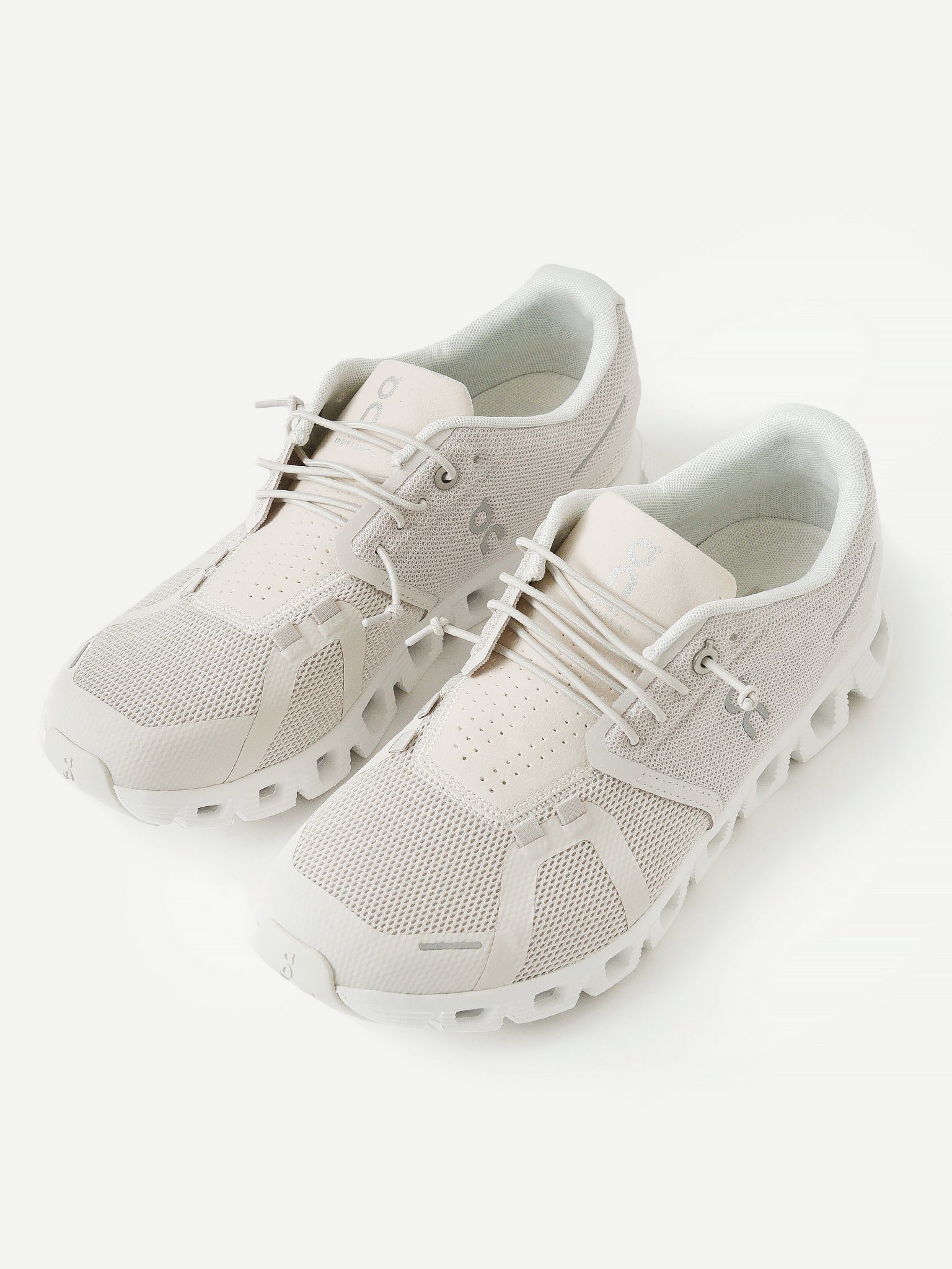 ON Women's Cloud 5 Sneaker