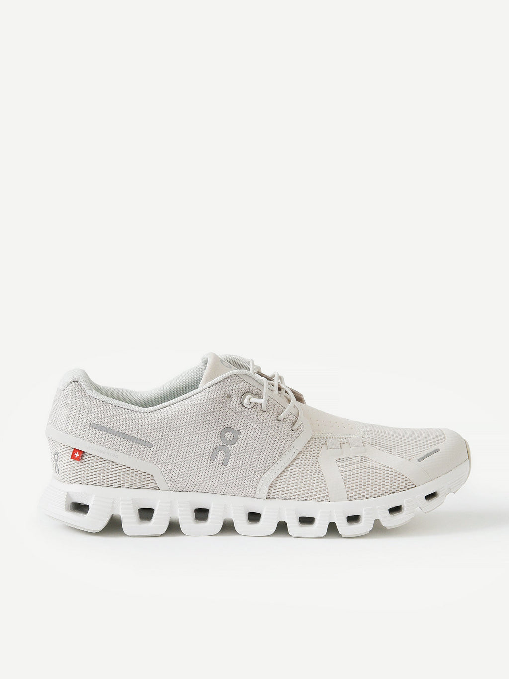 ON Women's Cloud 5 Sneaker