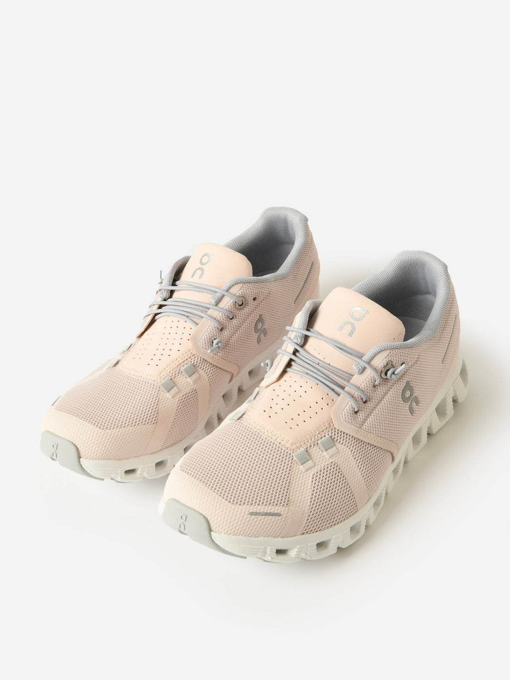ON Women's Cloud 5 Sneaker