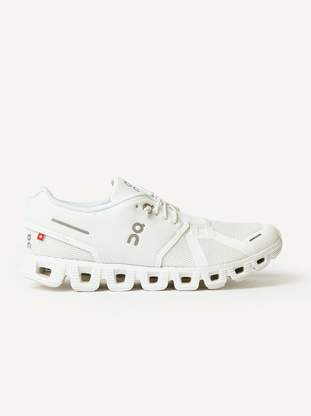ON Women's Cloud 5 Sneaker